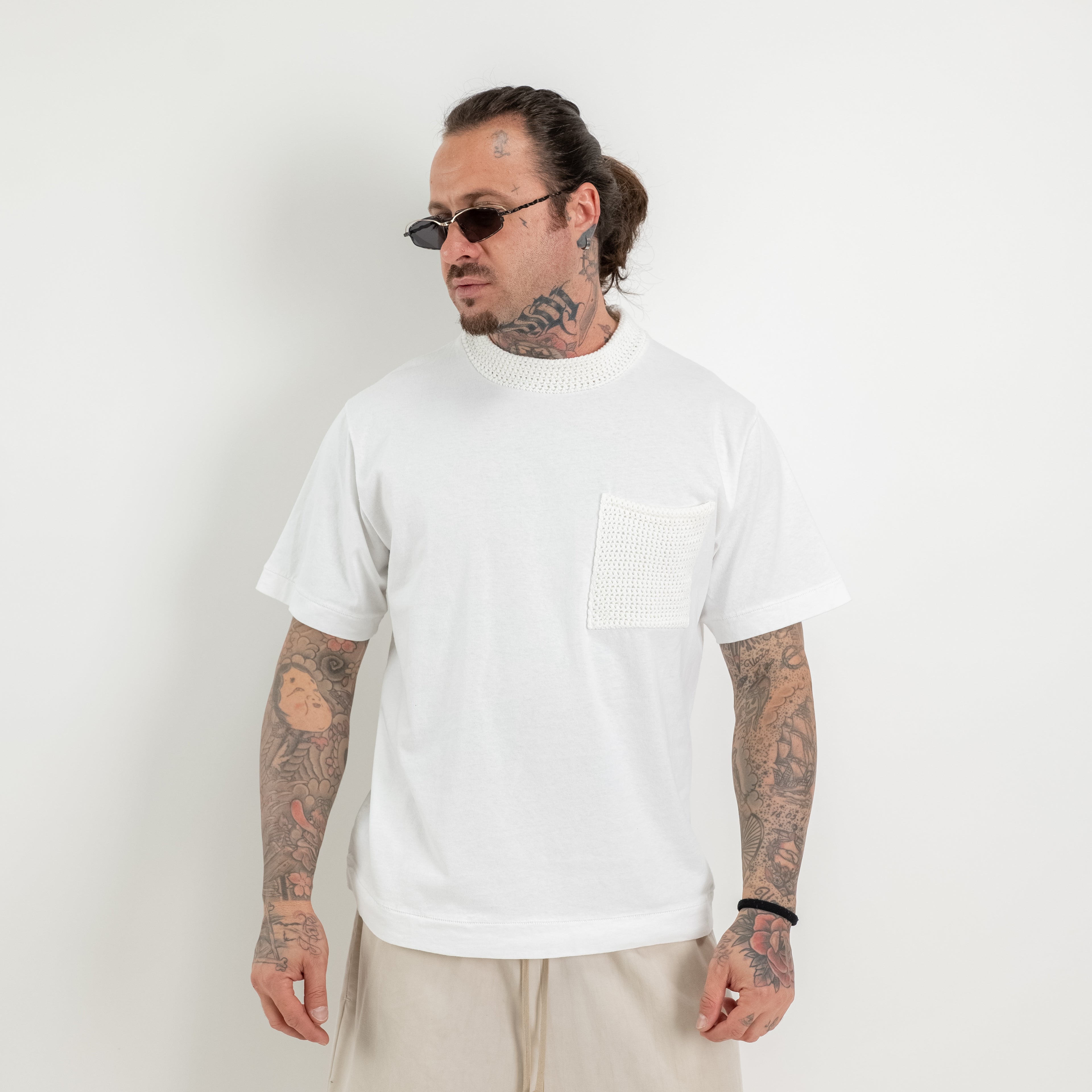 T-shirt con collo e taschino in maglia di cotone