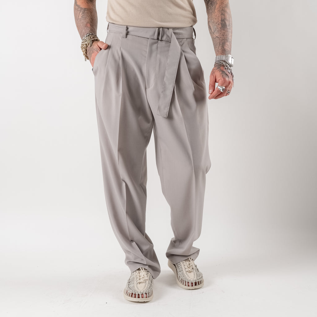 Wool blend trousers with pleats and waistband