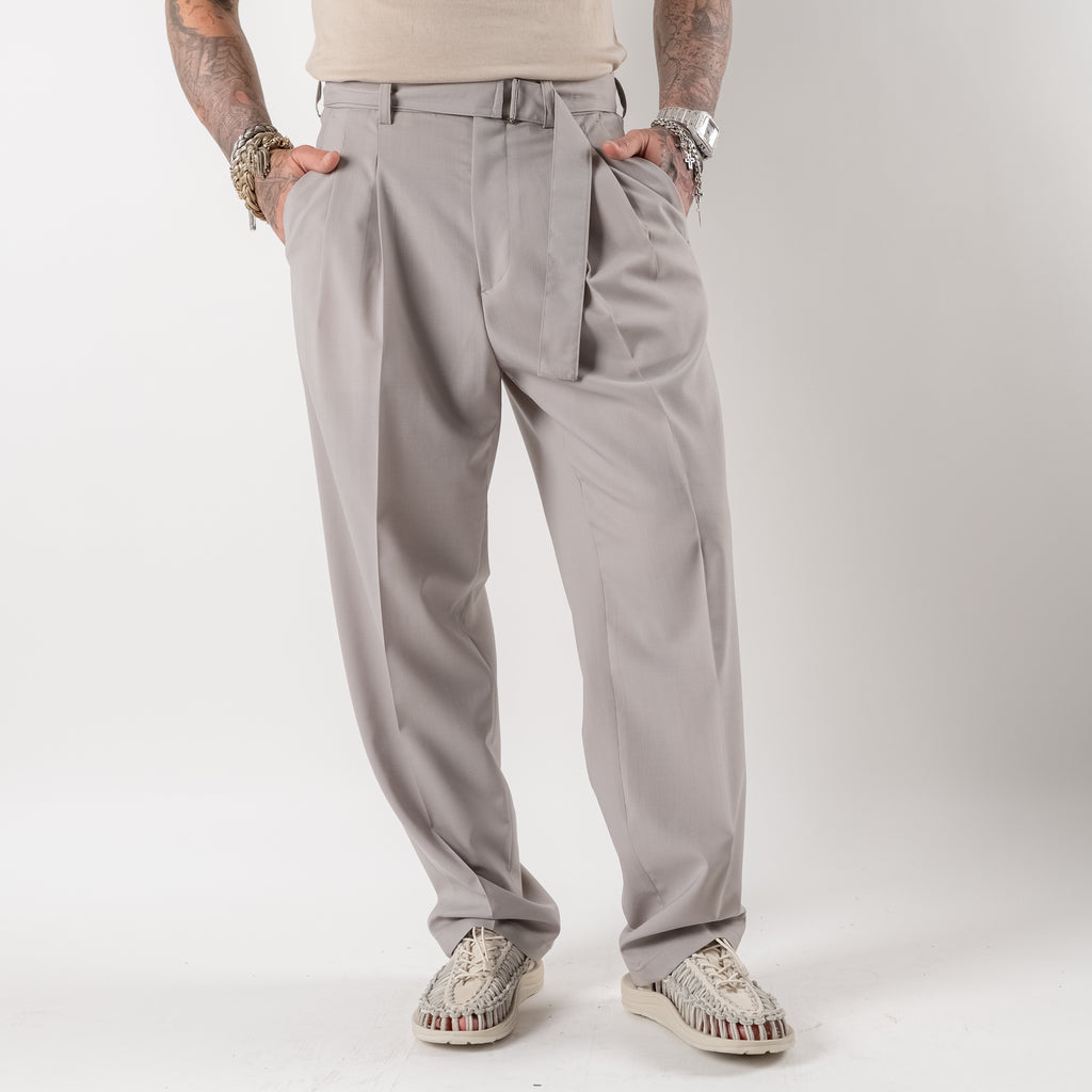 Wool blend trousers with pleats and waistband