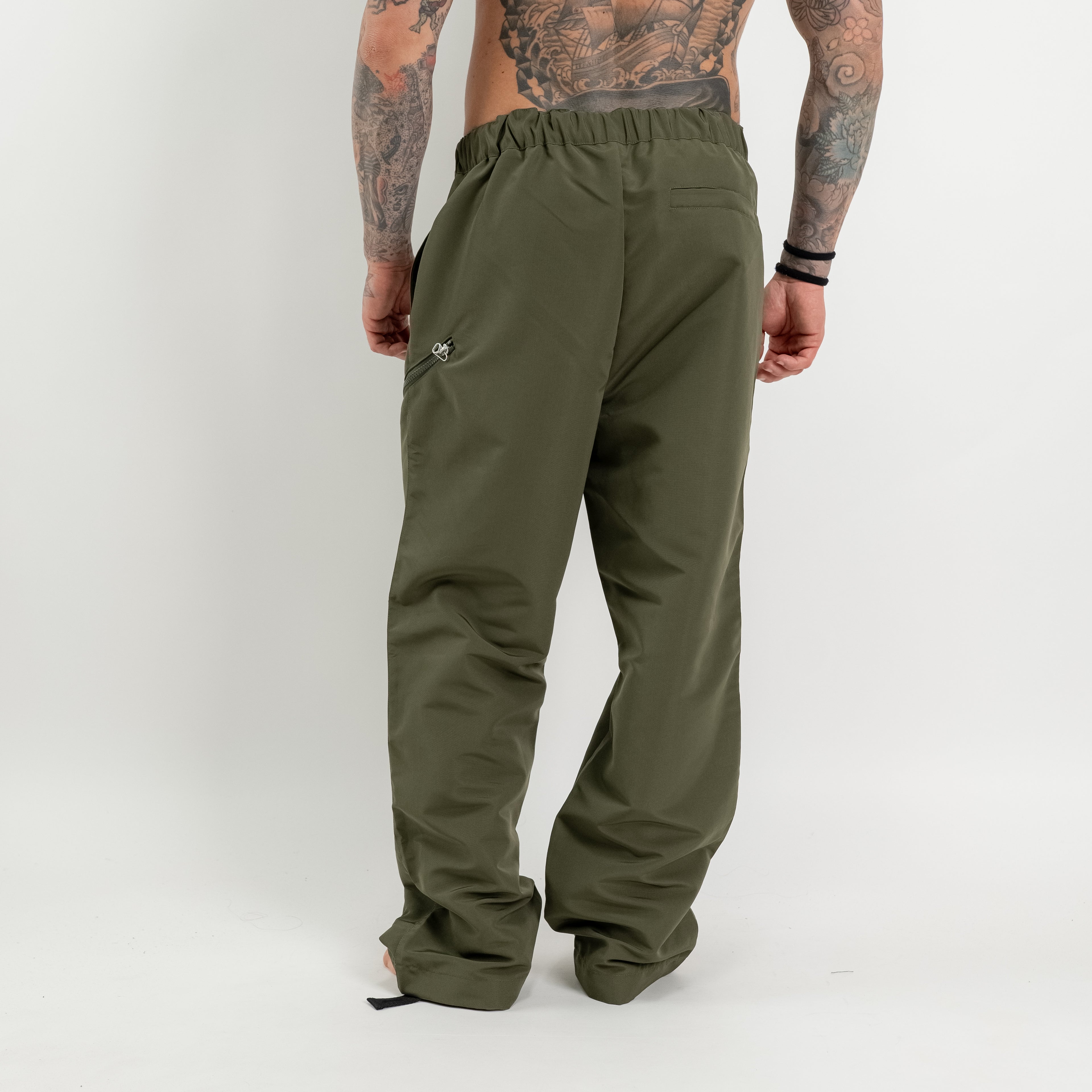 Pantalone con cintura in tessuto tecnico