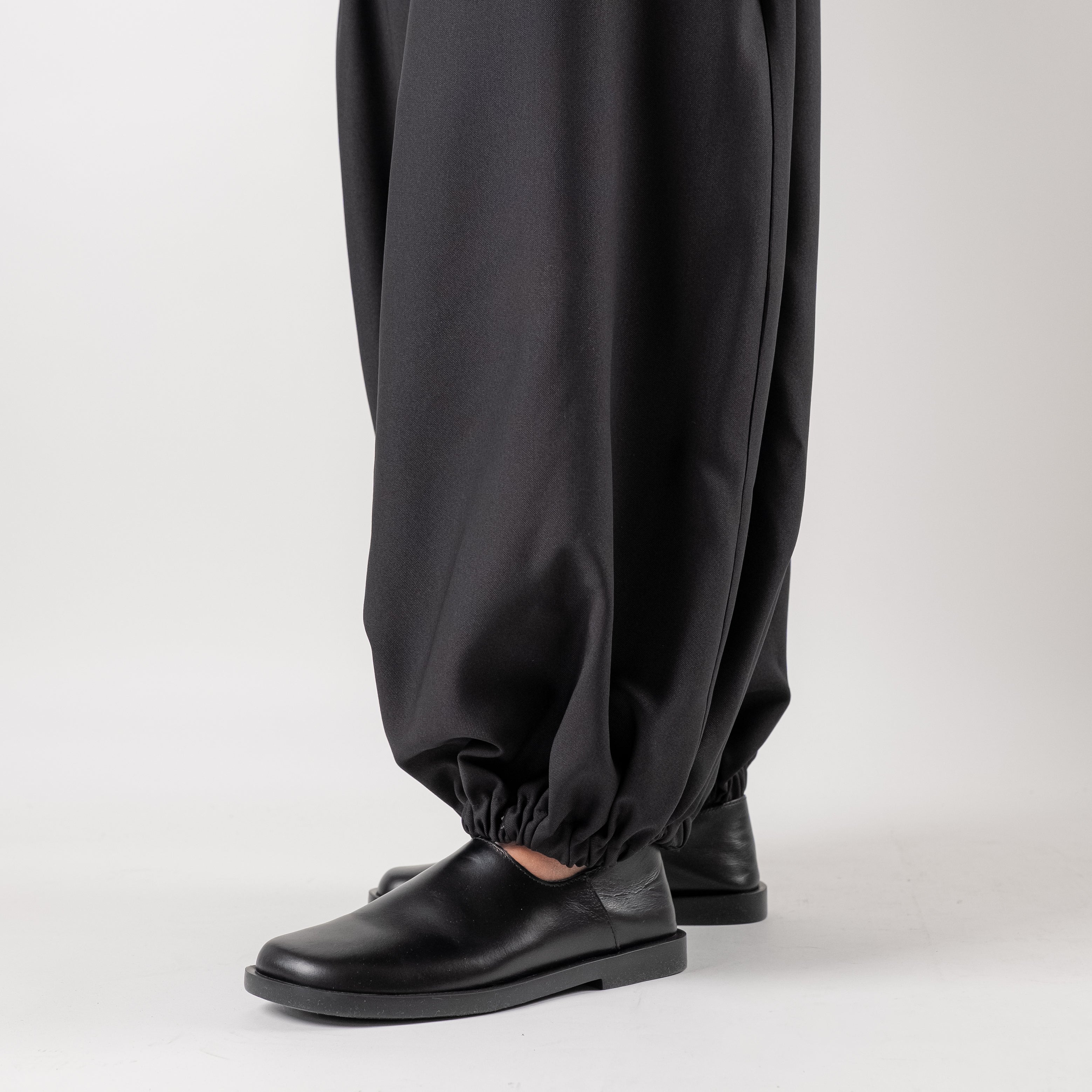 Ballon trousers in cool wool