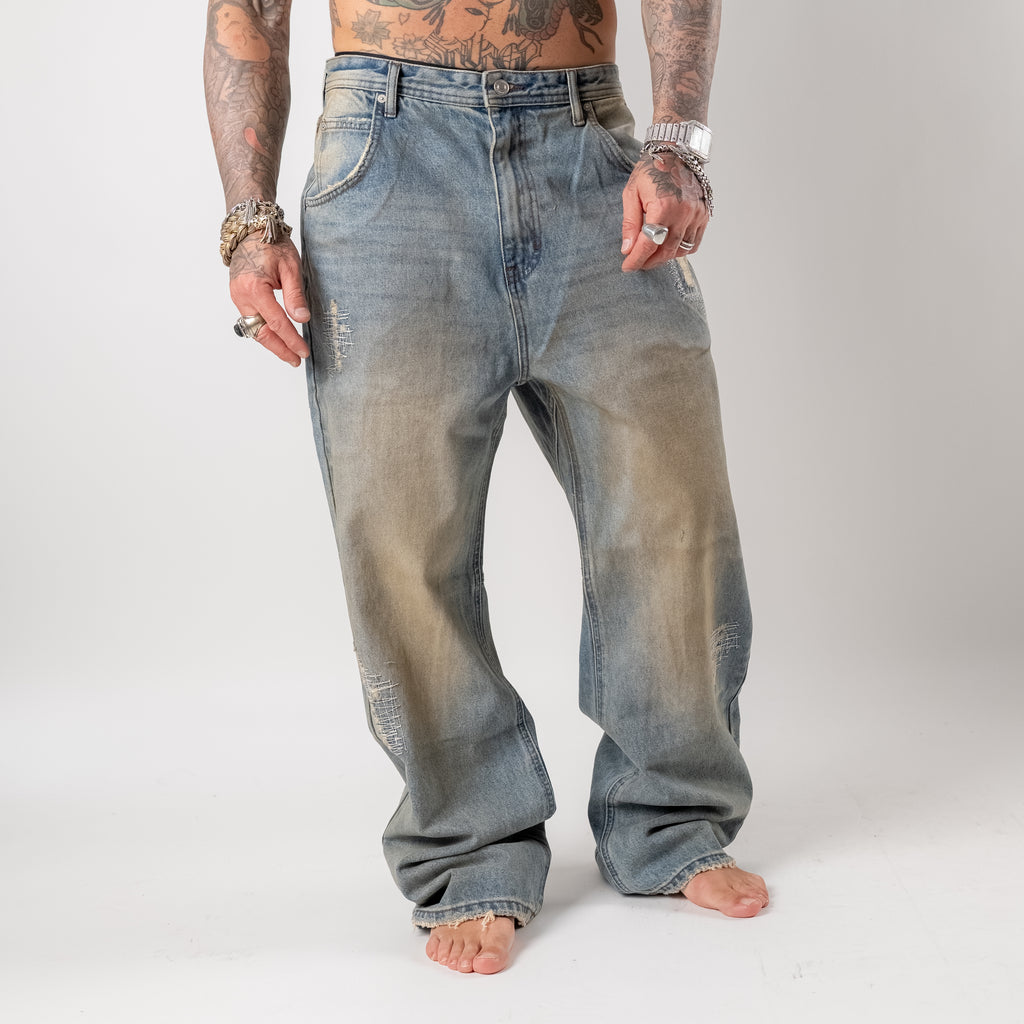 Destroyed wide-leg jeans