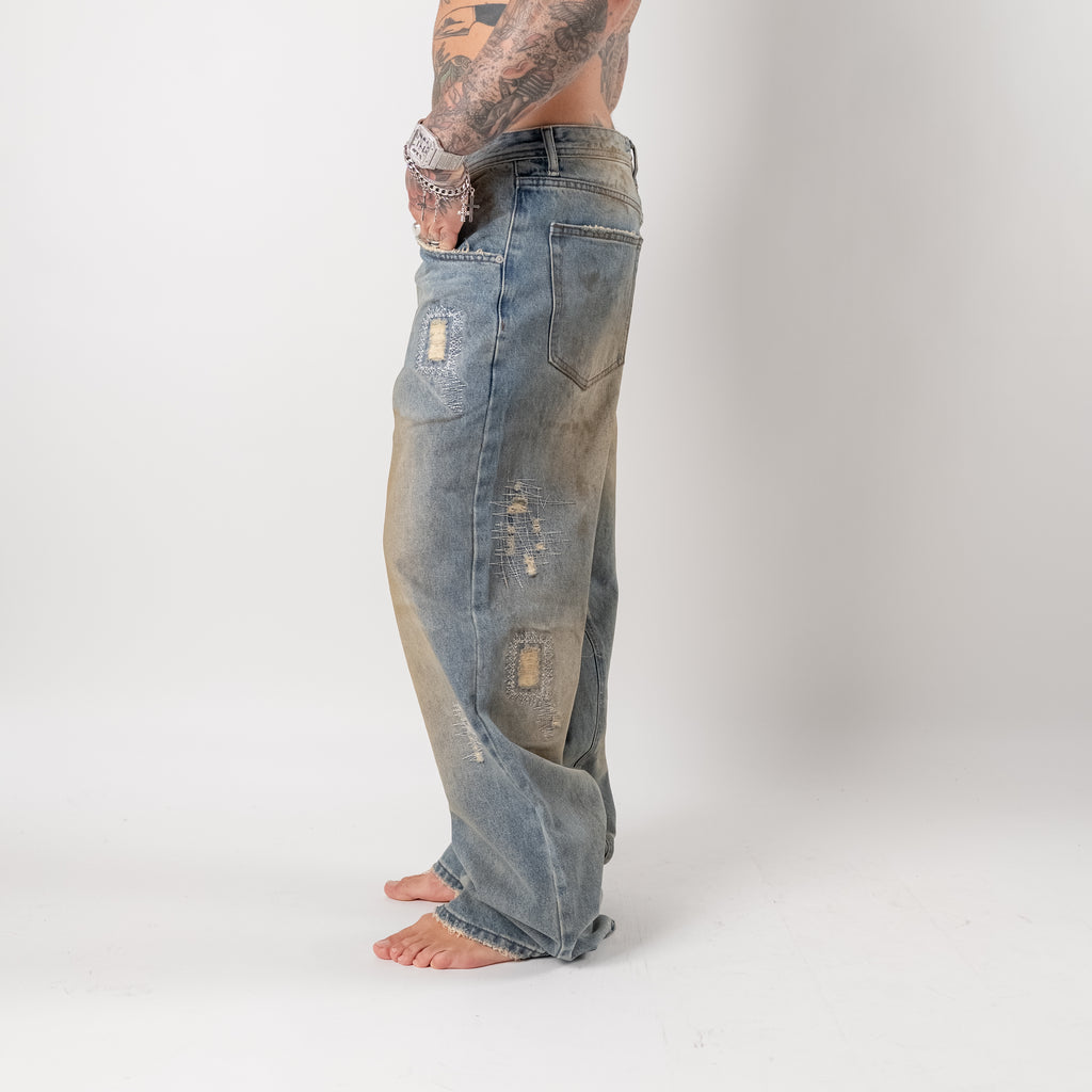 Destroyed wide-leg jeans