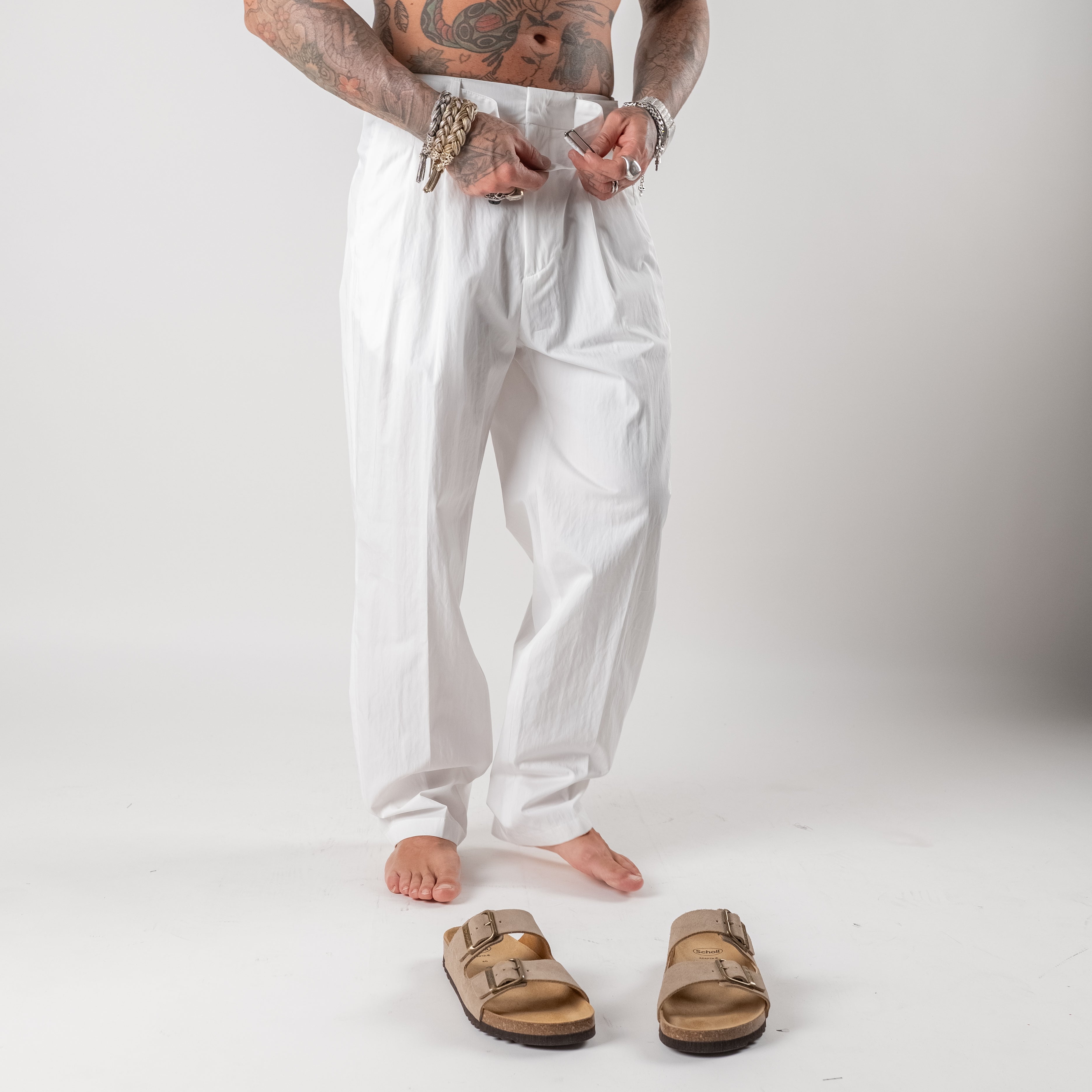Wide-leg trousers with belt