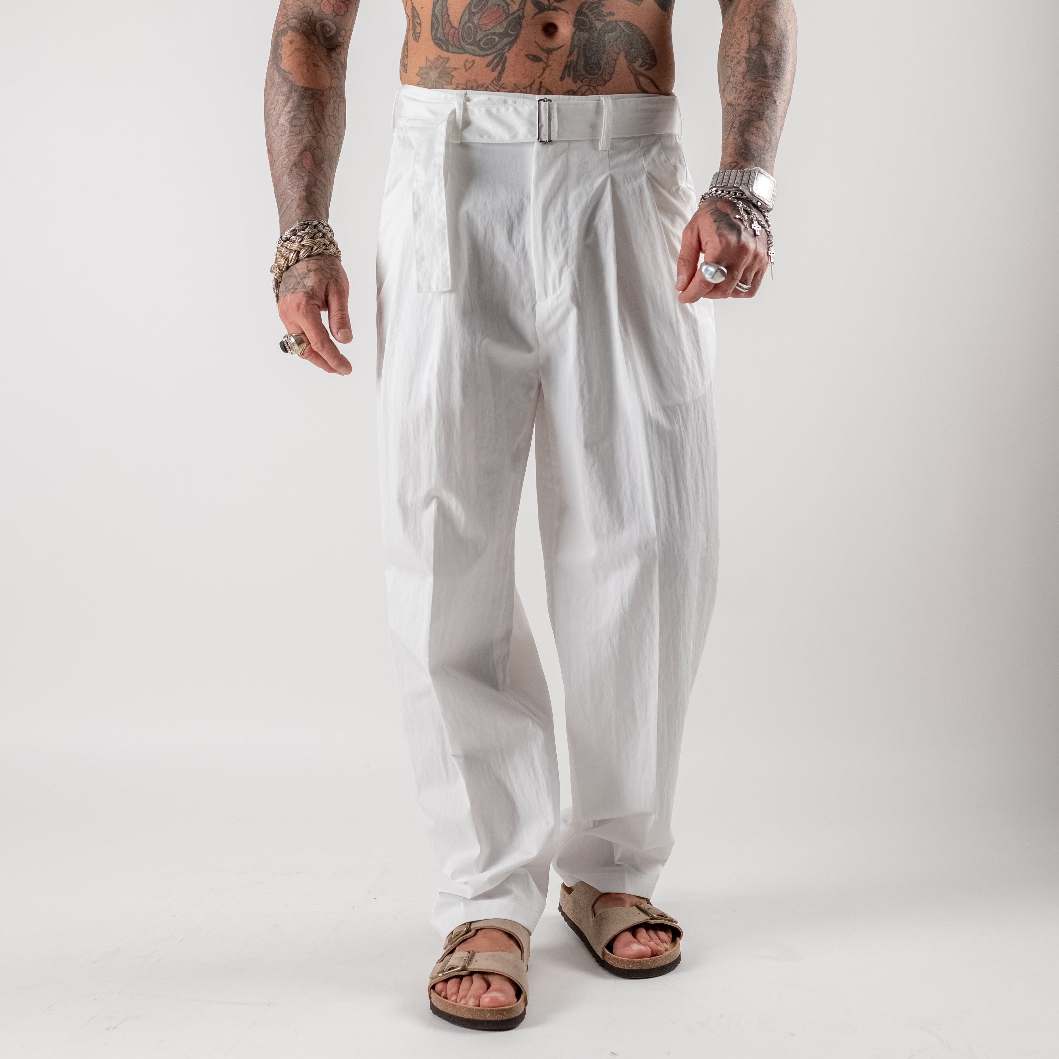 Wide-leg trousers with belt