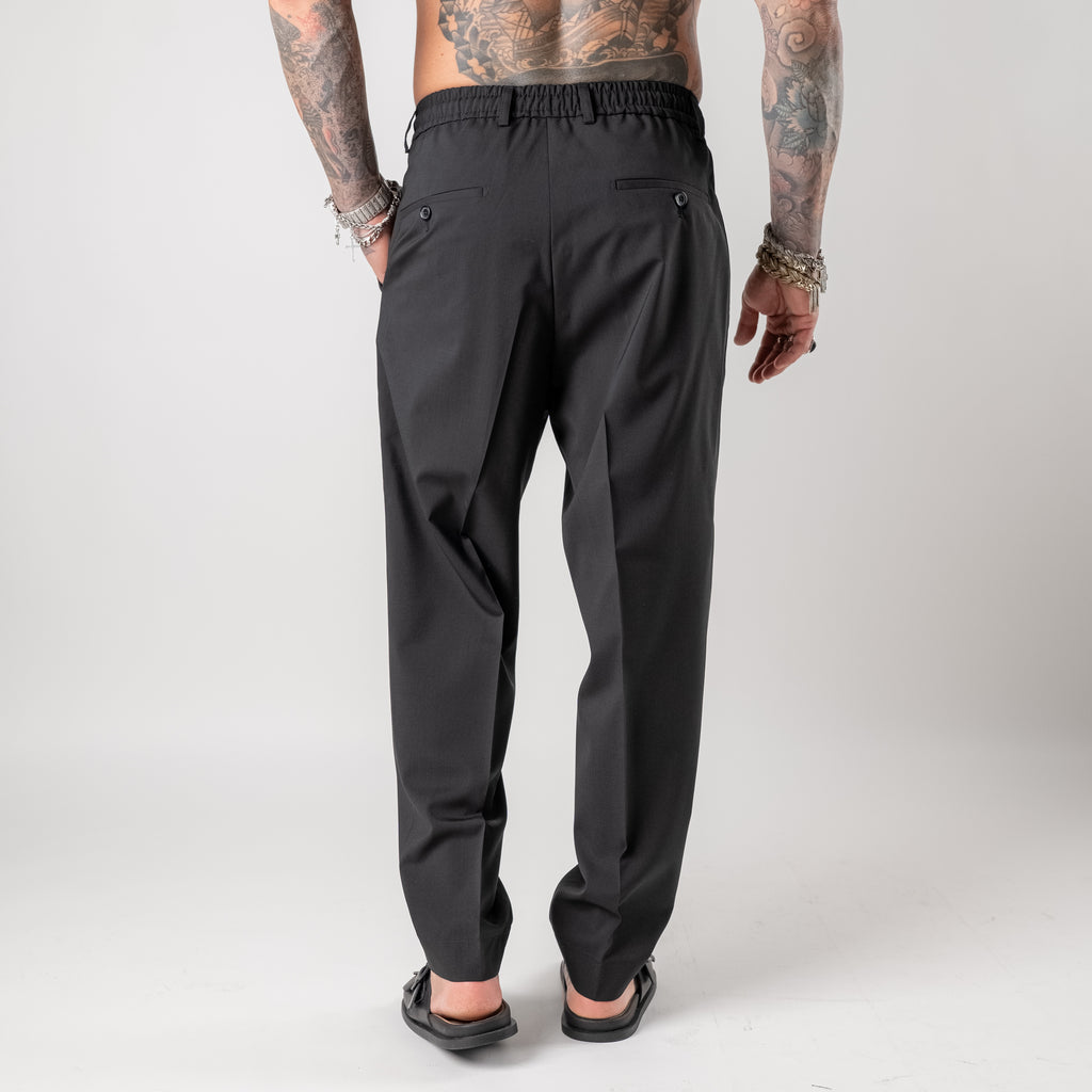Relaxed trousers with elasticated waist