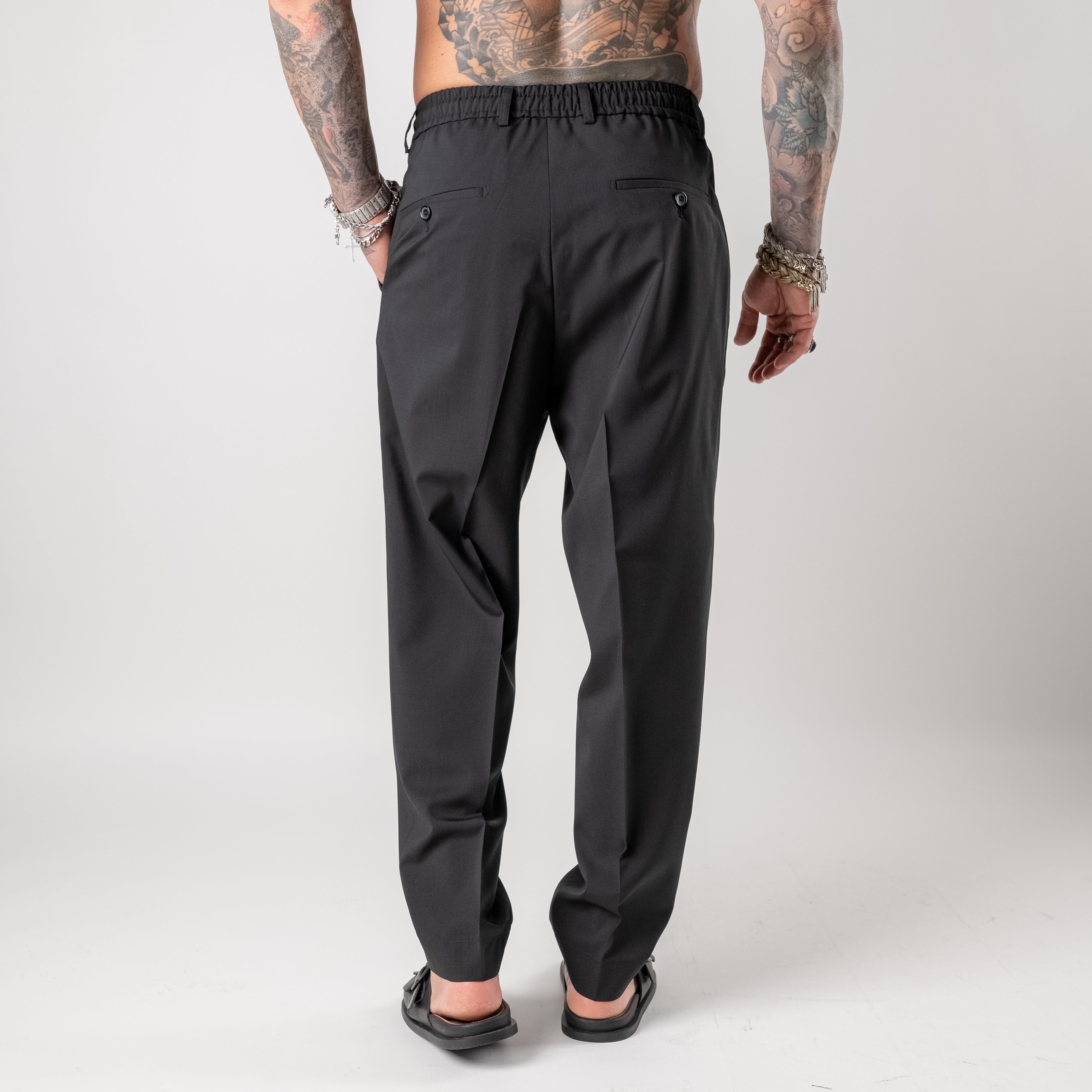 Relaxed trousers with elasticated waist