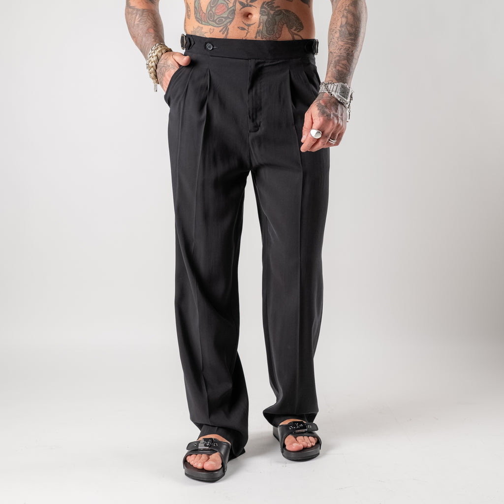 Double-pleated trousers with side adjusters in cupro