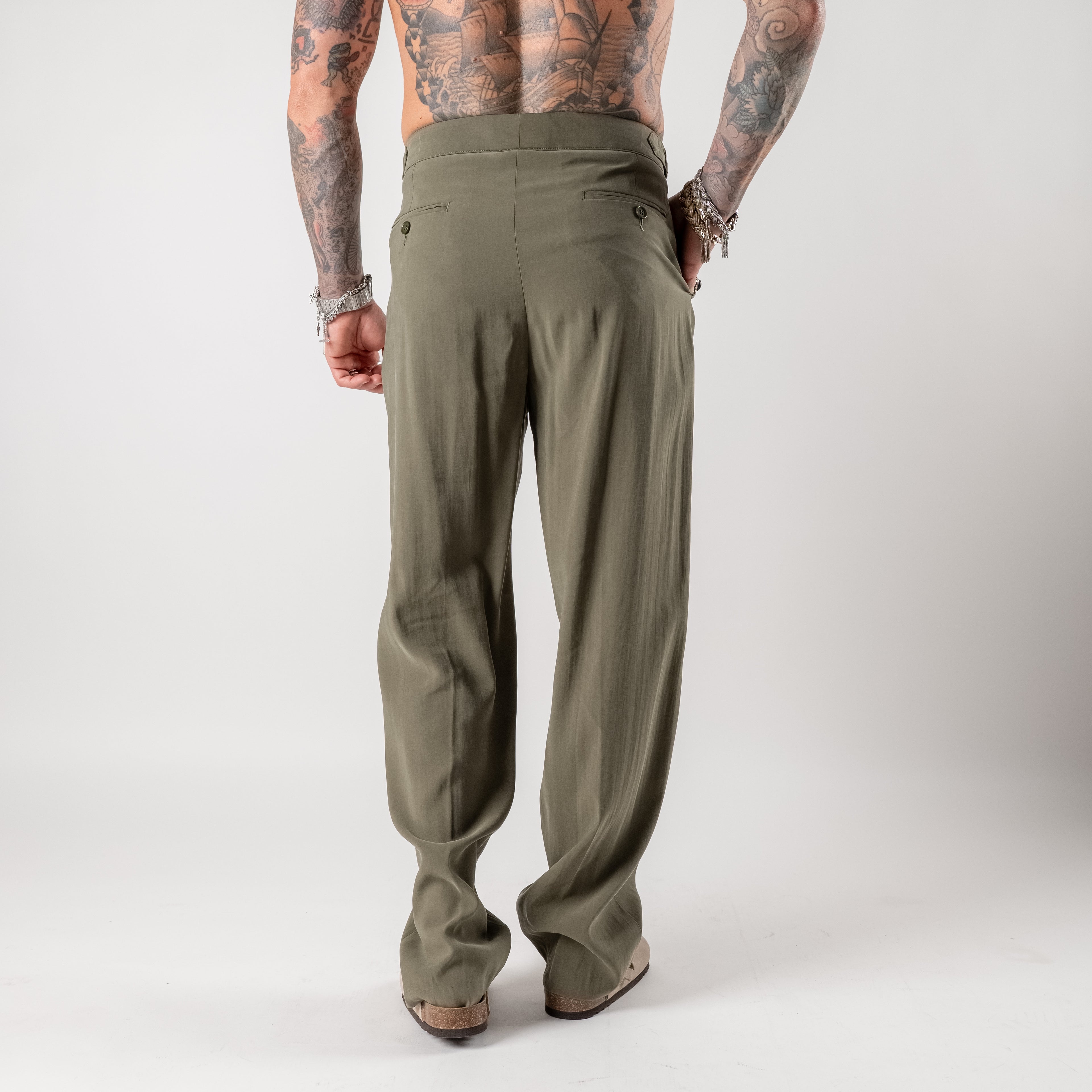 Double-pleated trousers with side cupro ties