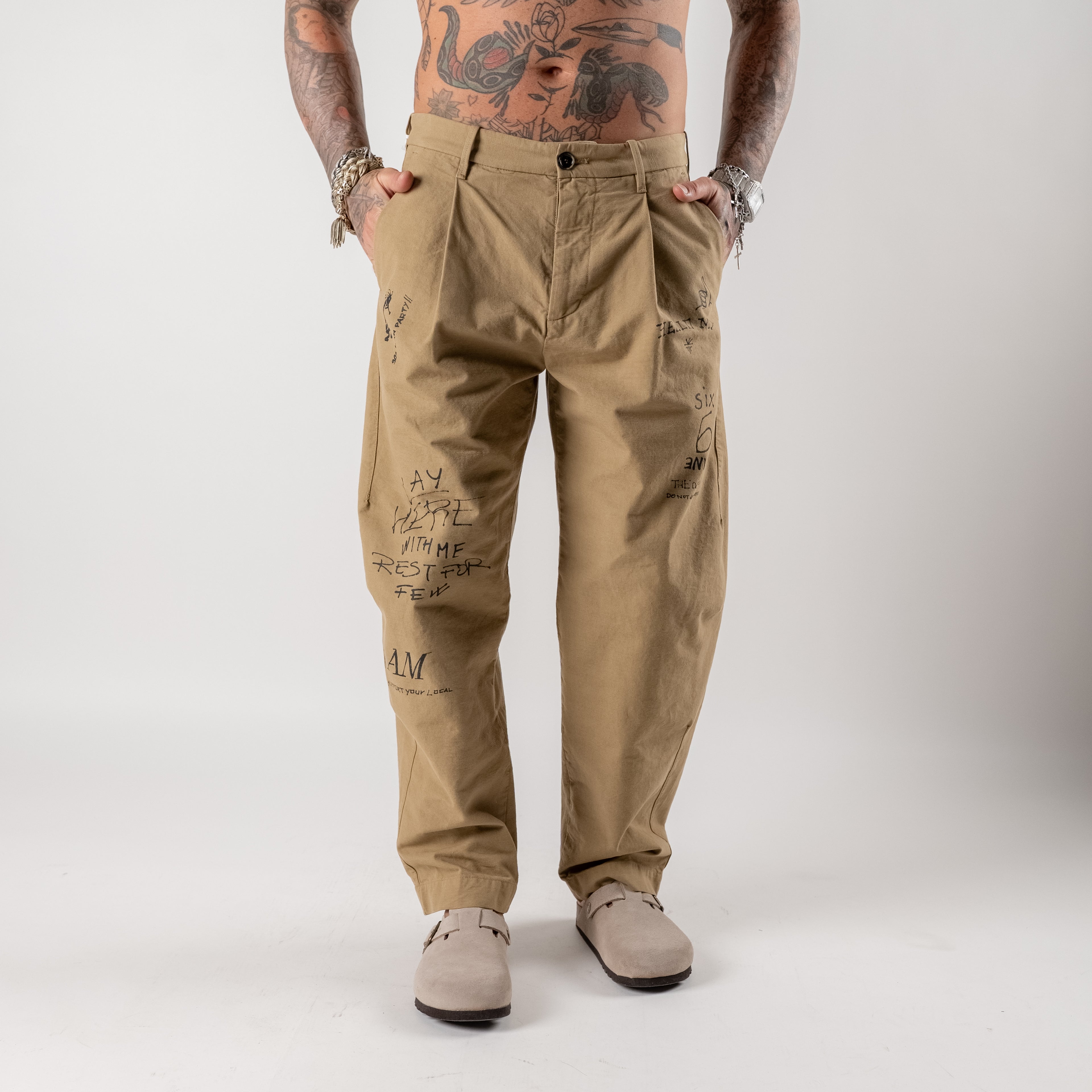 "Hand-Drawn" Ballon Trousers with hand-drawn designs