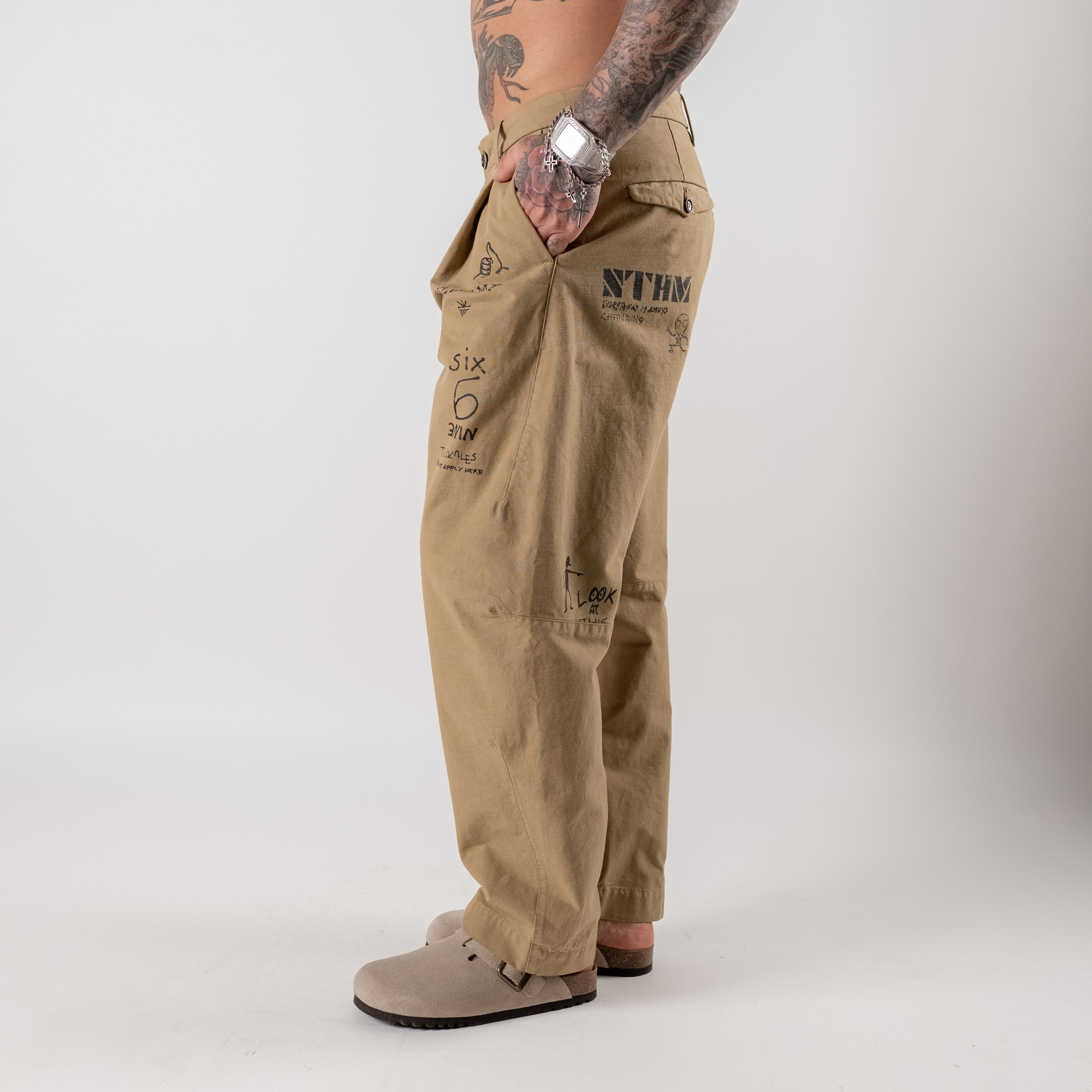 "Hand-Drawn" Ballon Trousers with hand-drawn designs