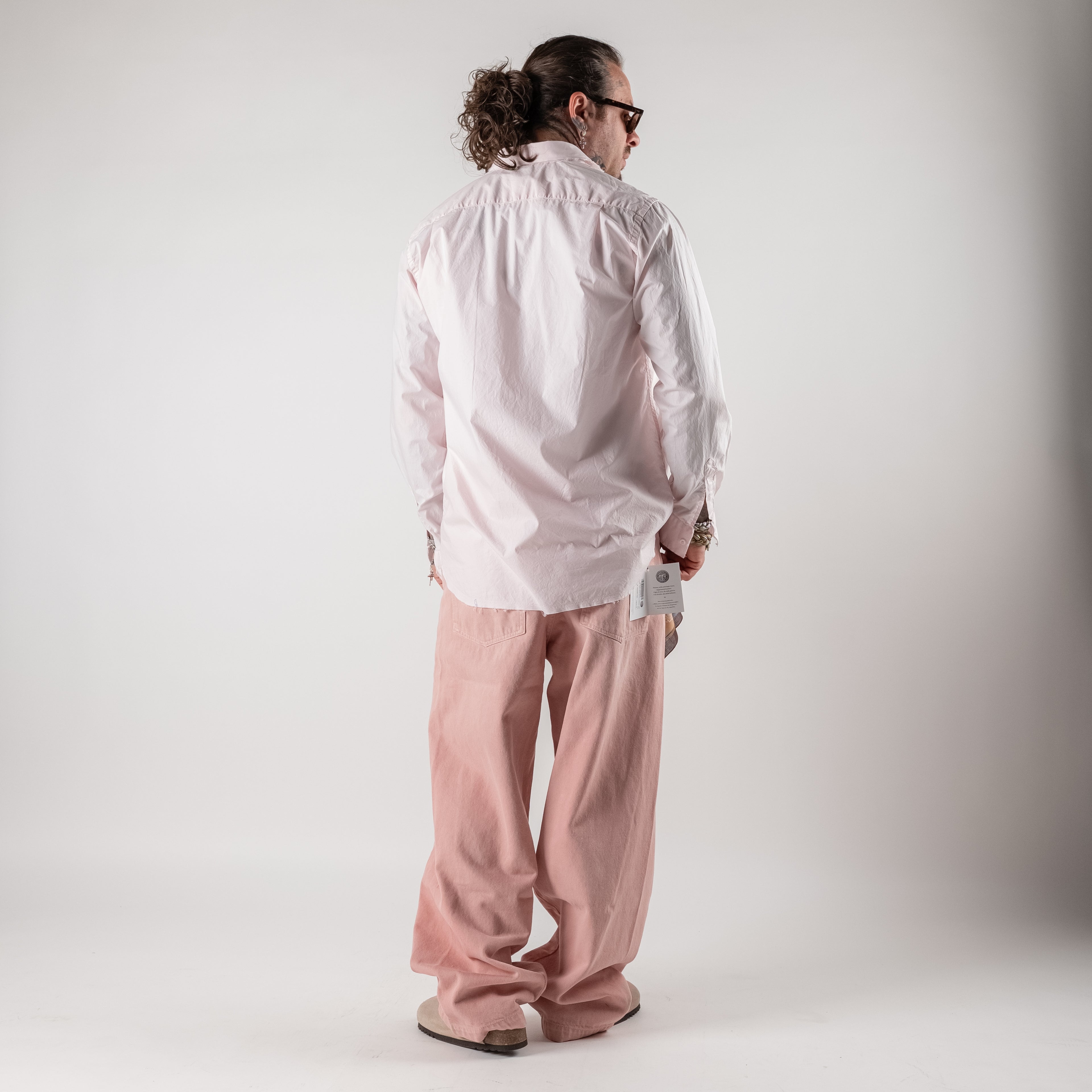 Raw hedge shirt with raw cut details