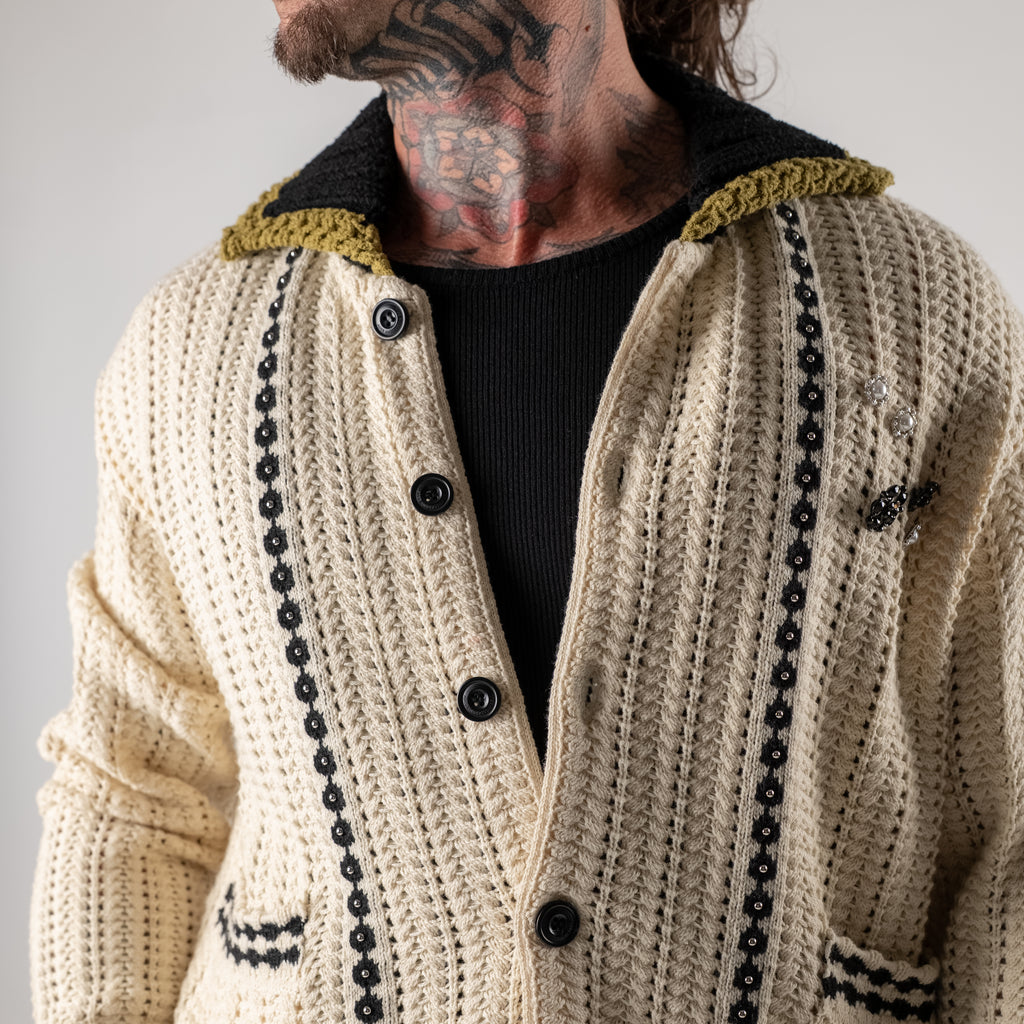Thread cardigan with studs and pearls with collar