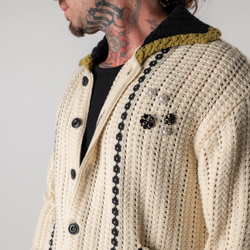 Thread cardigan with studs and pearls with collar