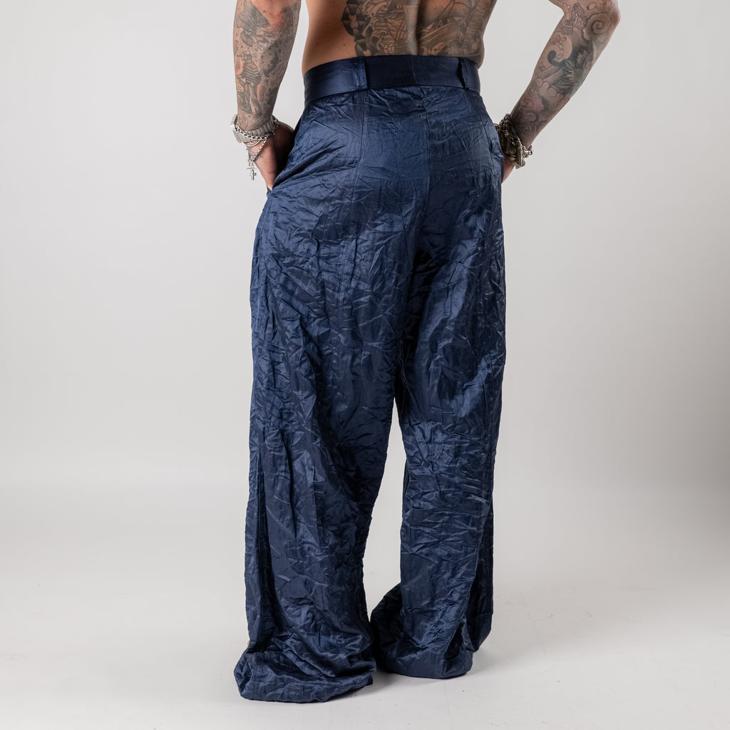 Wrinkled loose fit trousers