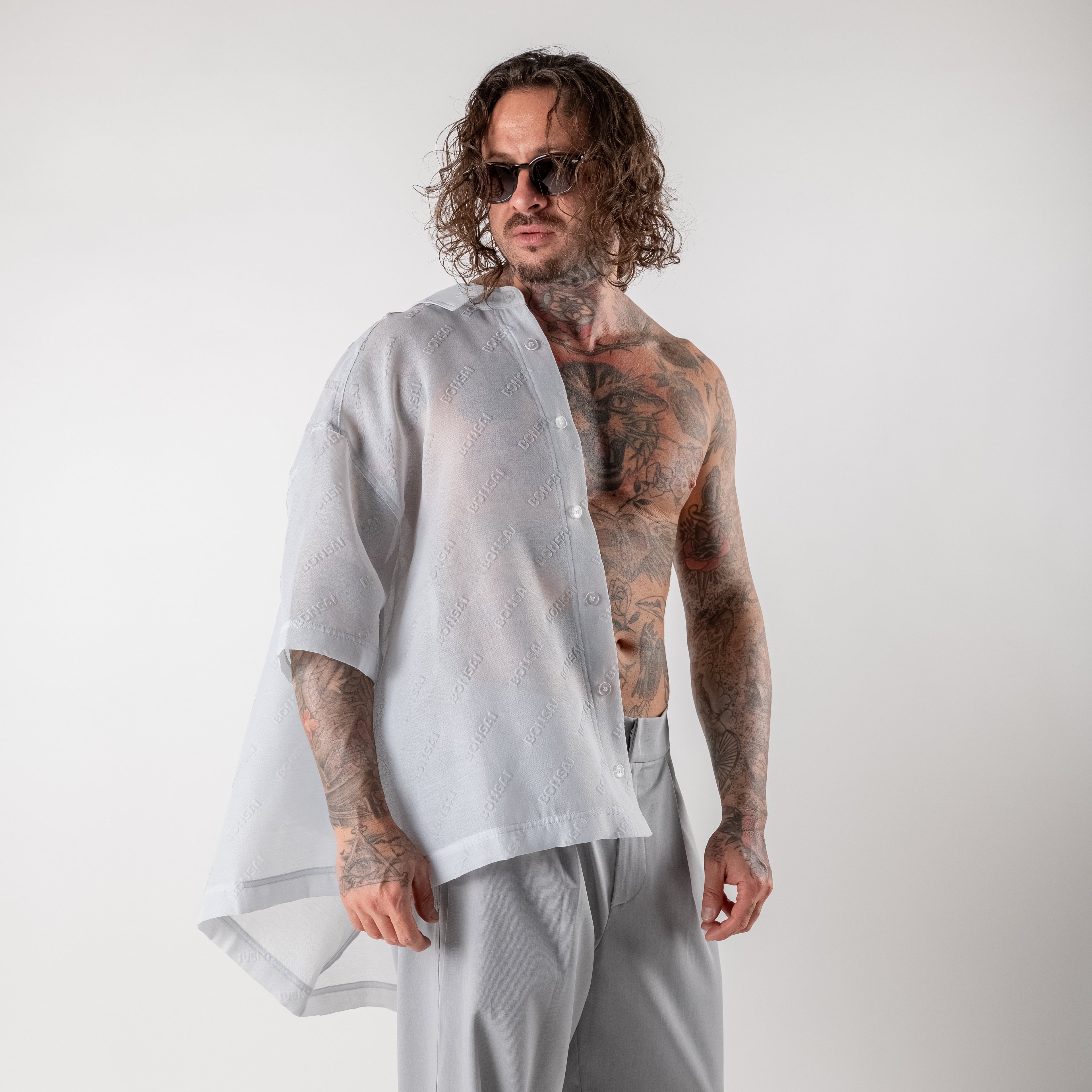 Oversized cropped shirt with logo
