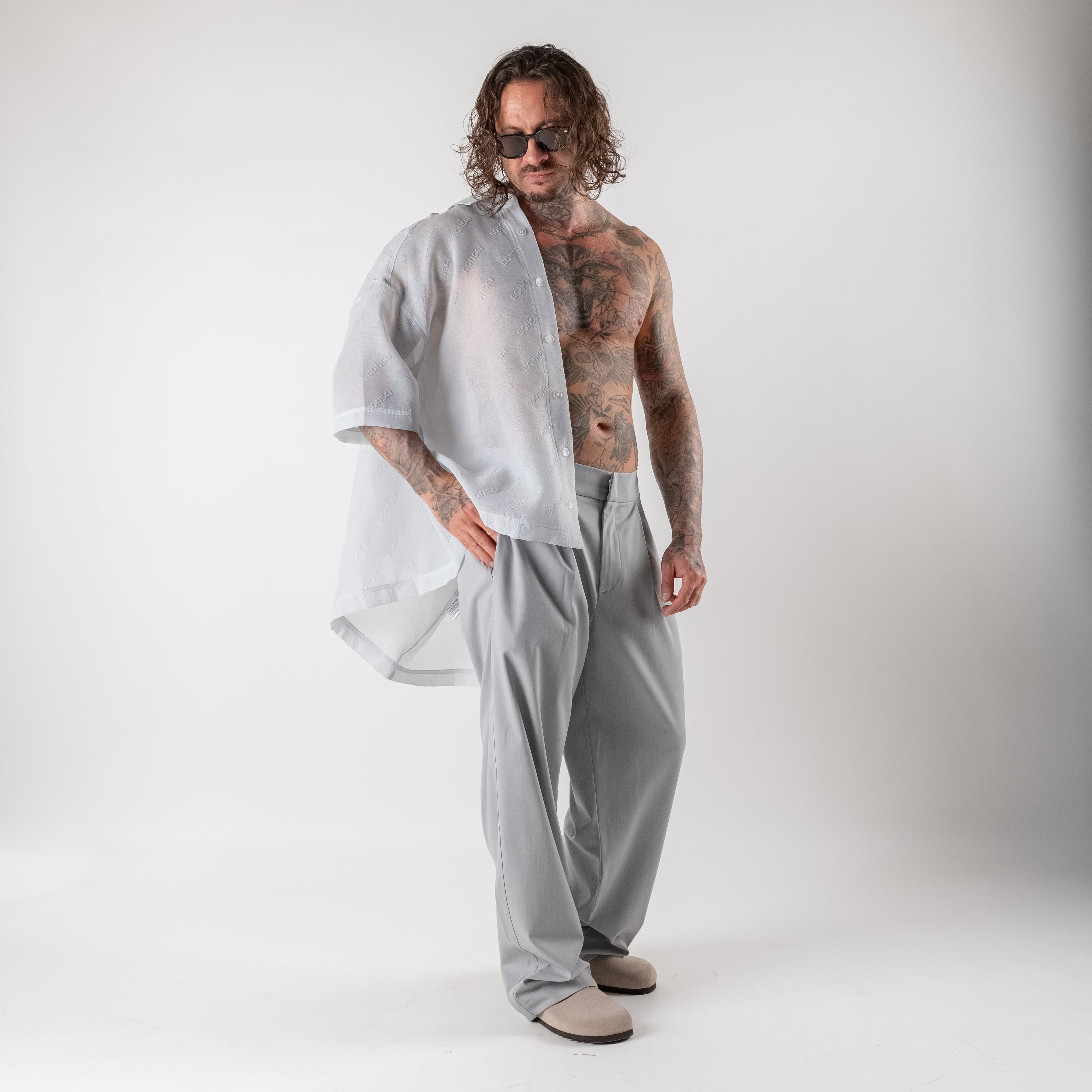 Oversized cropped shirt with logo