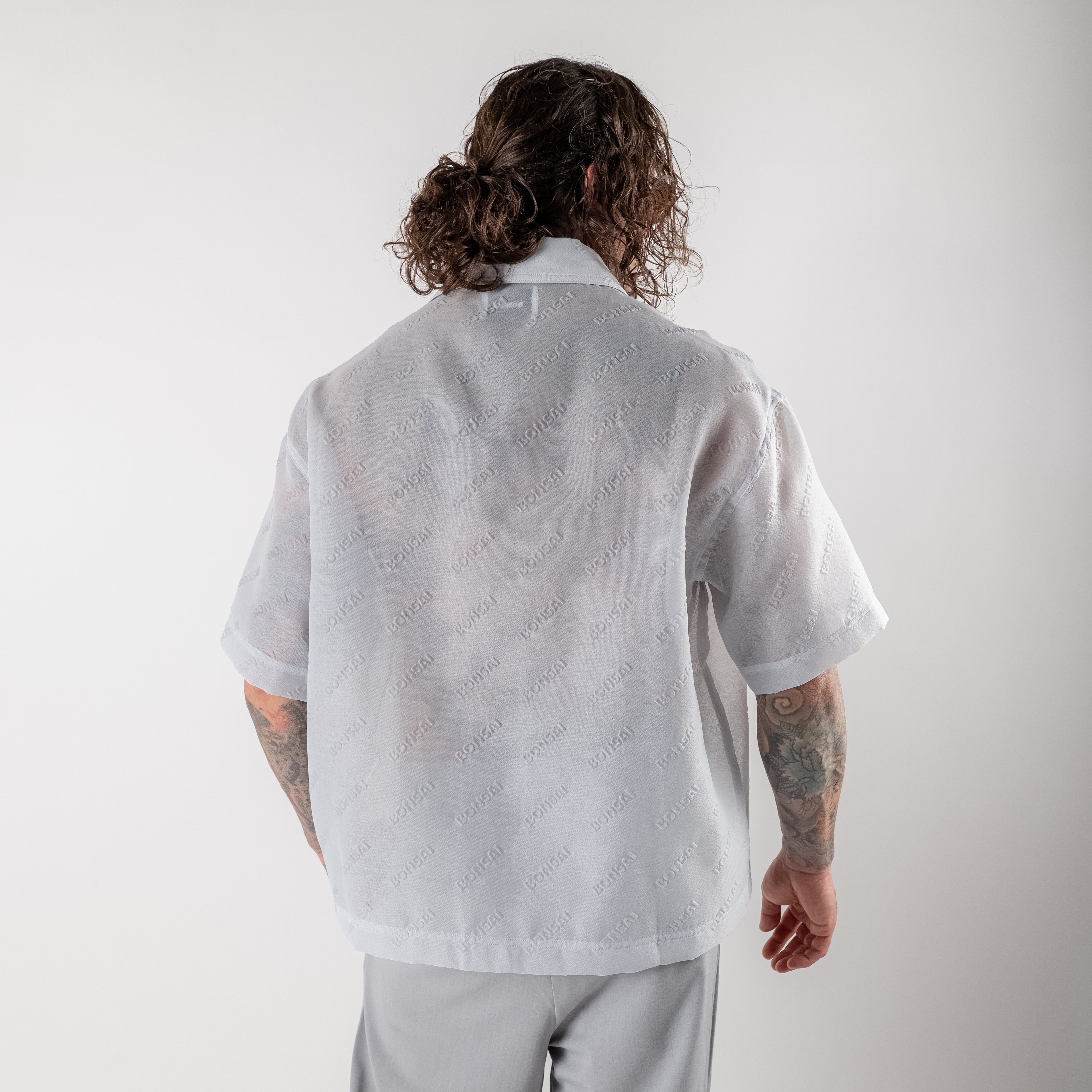 Oversized cropped shirt with logo
