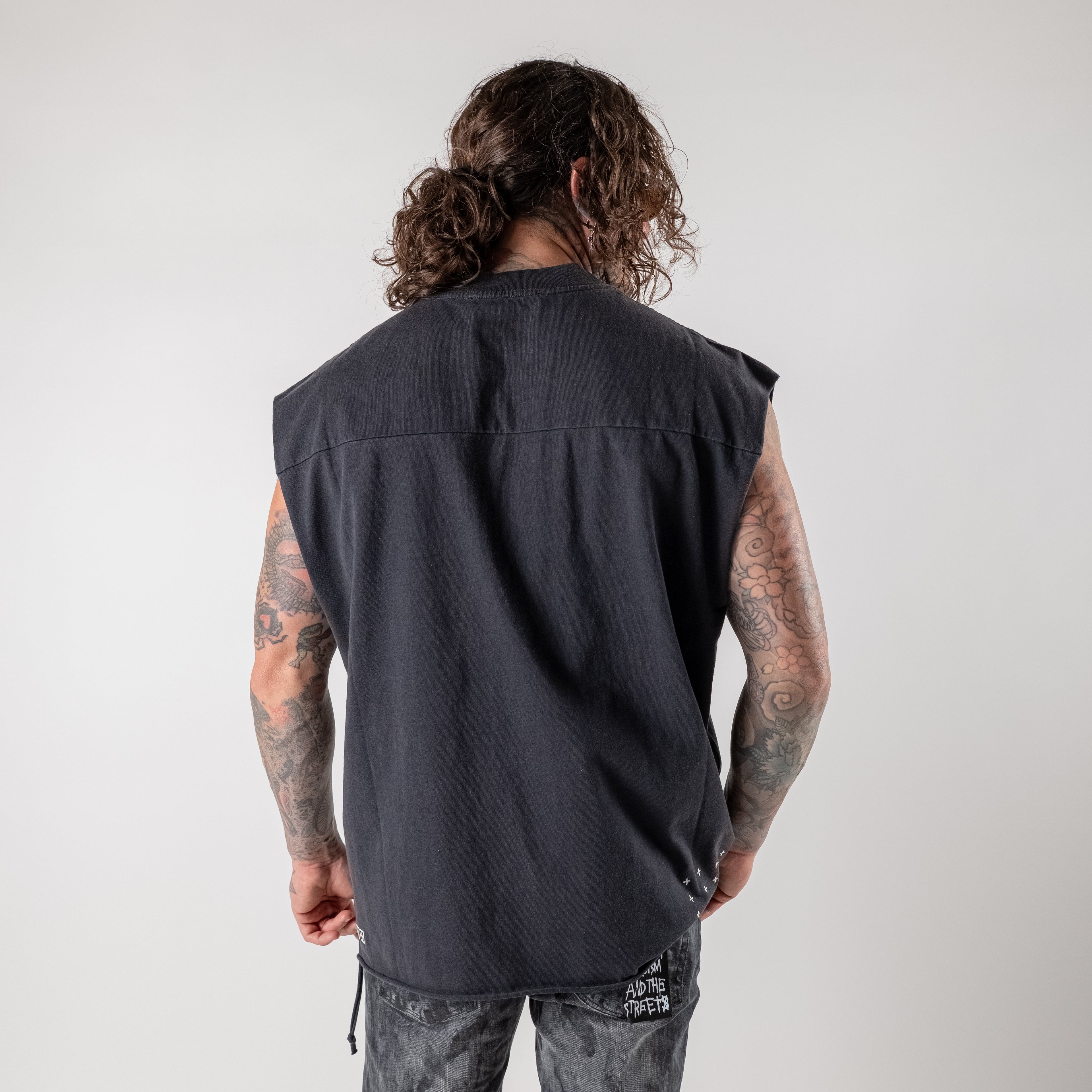 Cut-off tank top