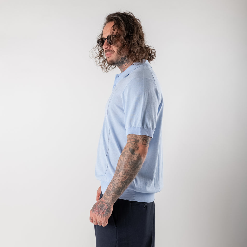 Polo with vertical seams