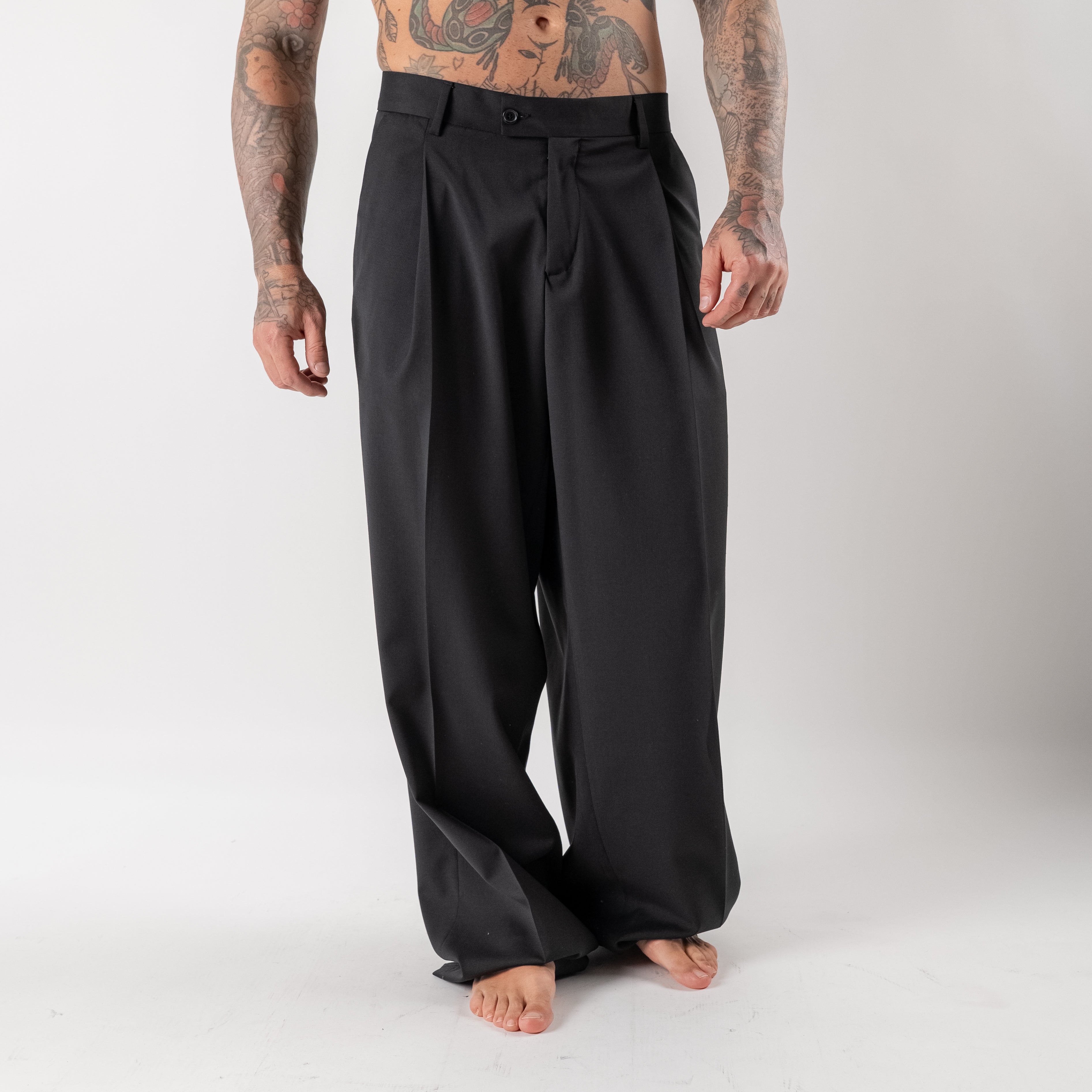 Super loose trousers