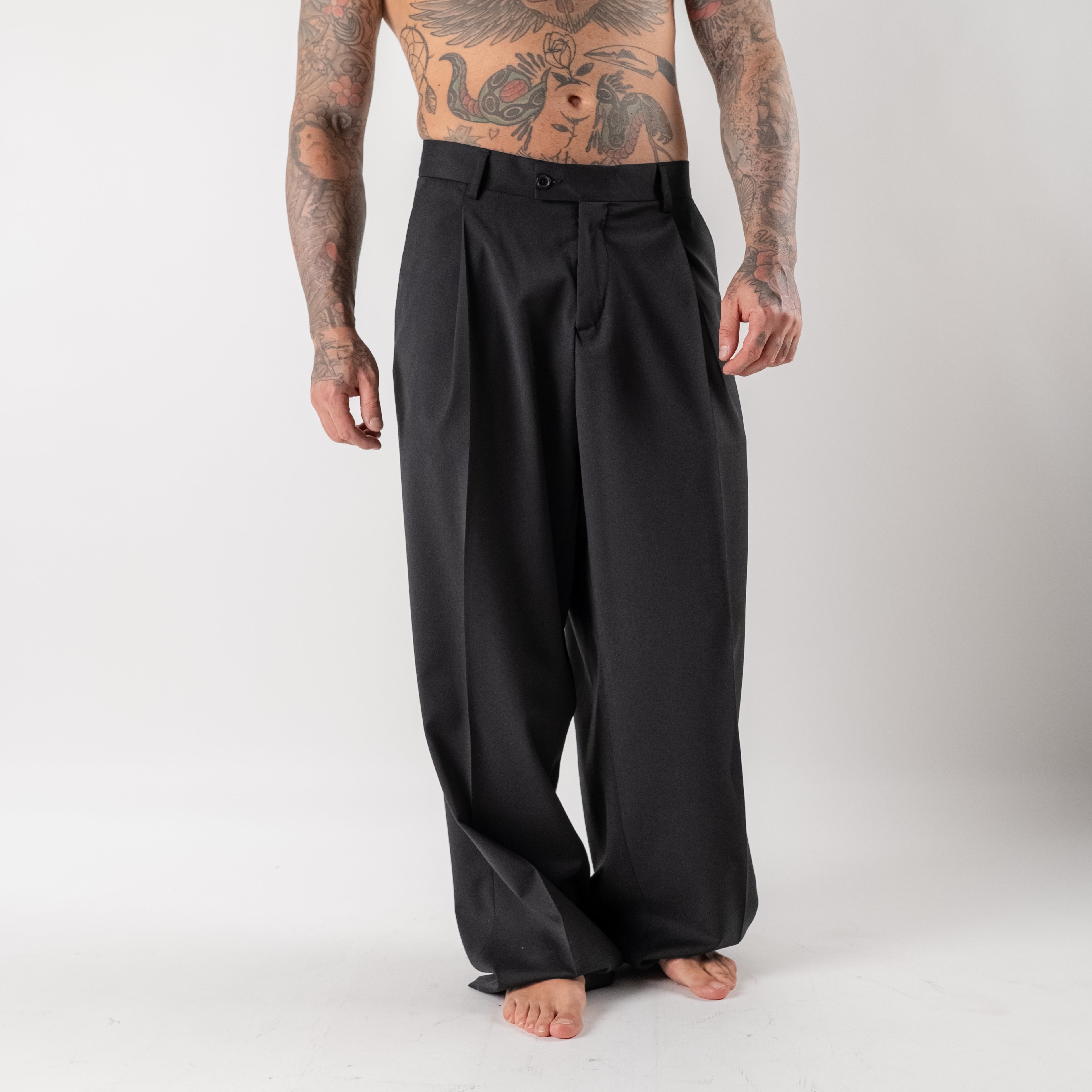Super loose trousers