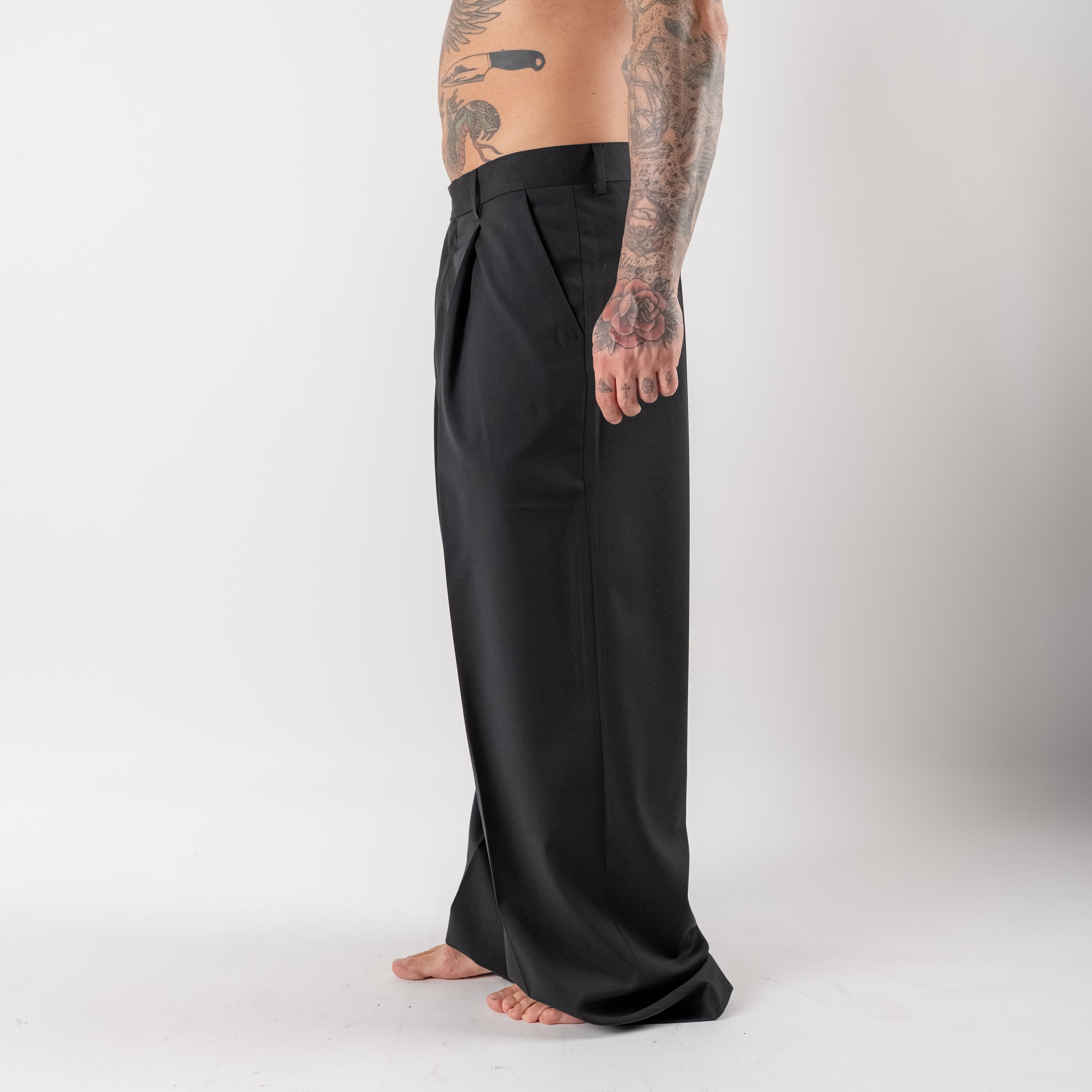 Super loose trousers
