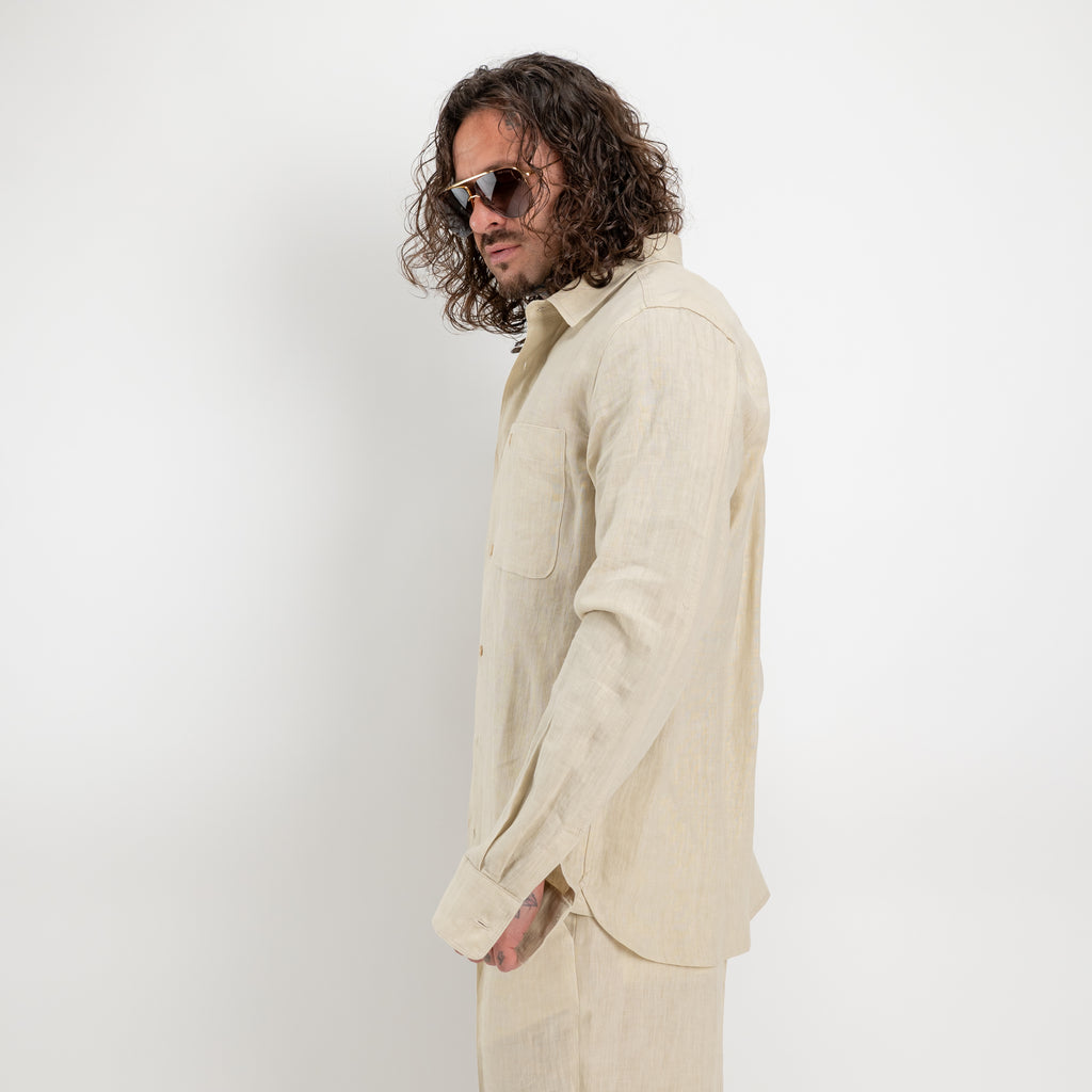 Camicia in lino con tasche applicate