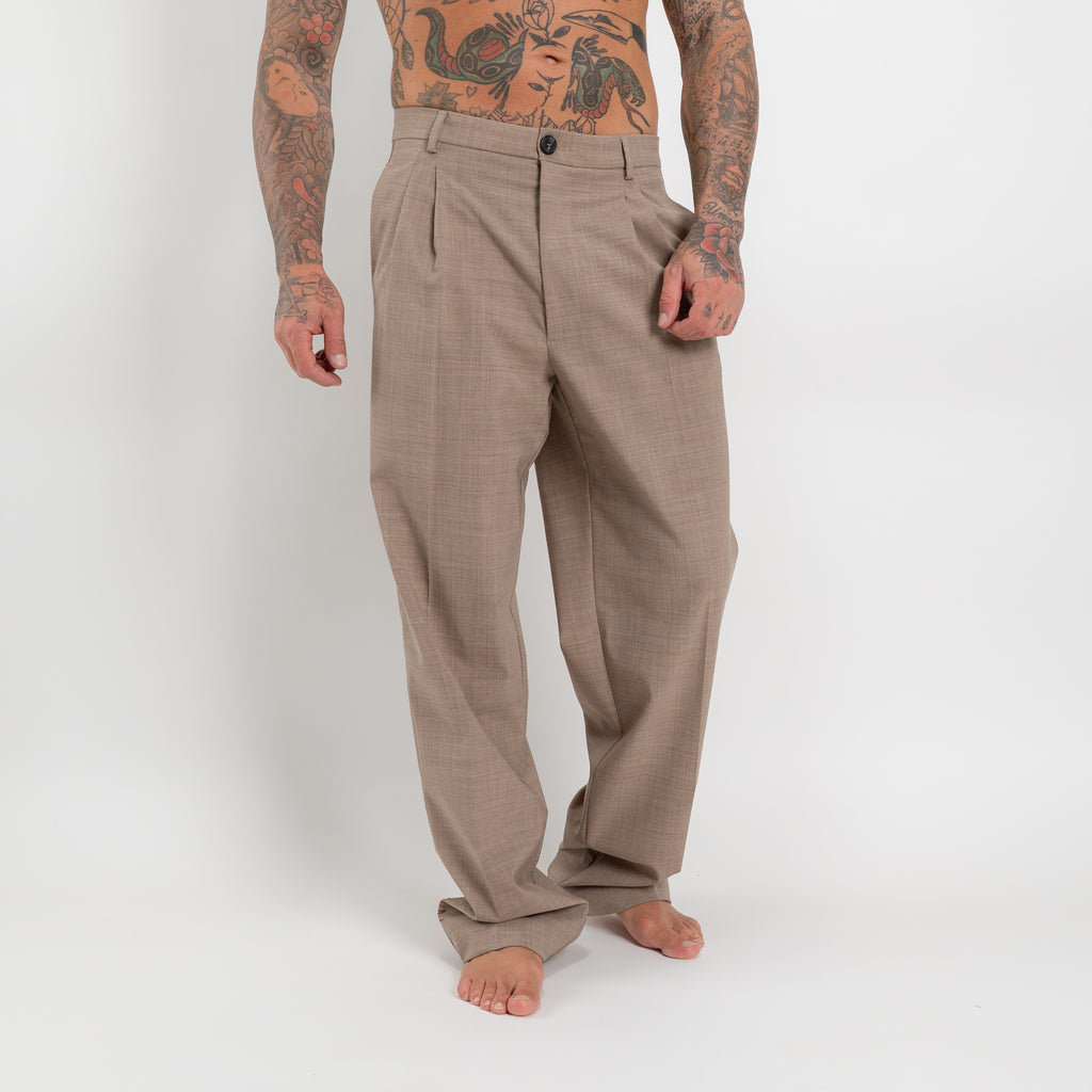 Pantalone sartoriale relaxed fit con pinces