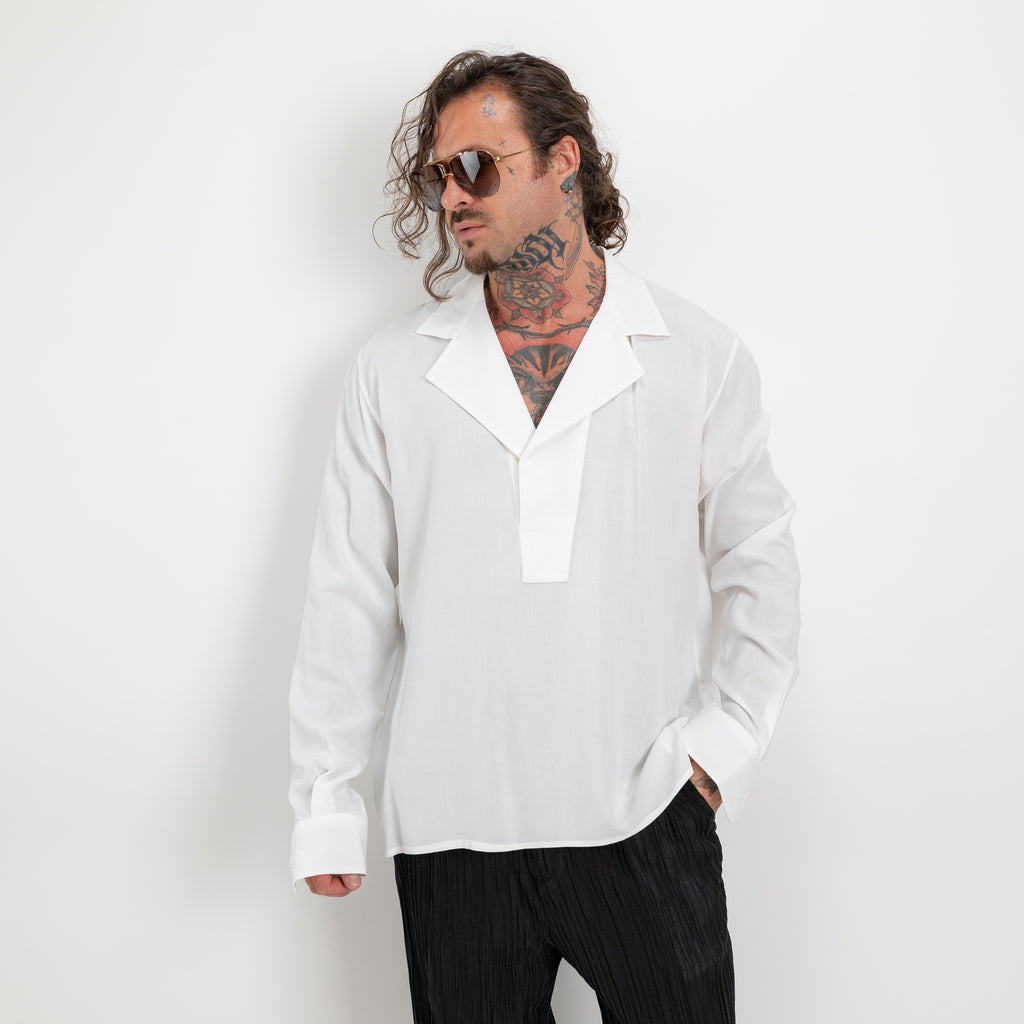 Camicia scollo a V rever ampio