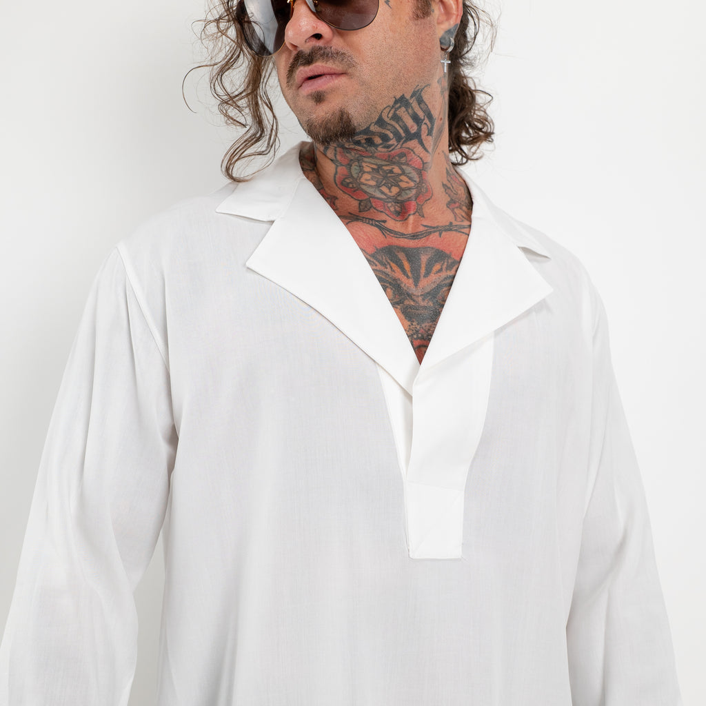 Camicia scollo a V rever ampio