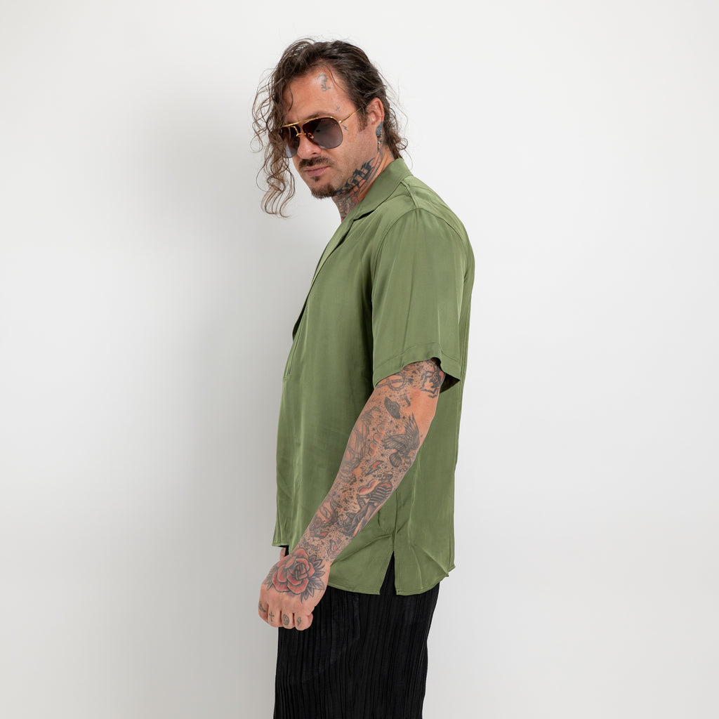Camicia scollo a V rever ampio manica corta