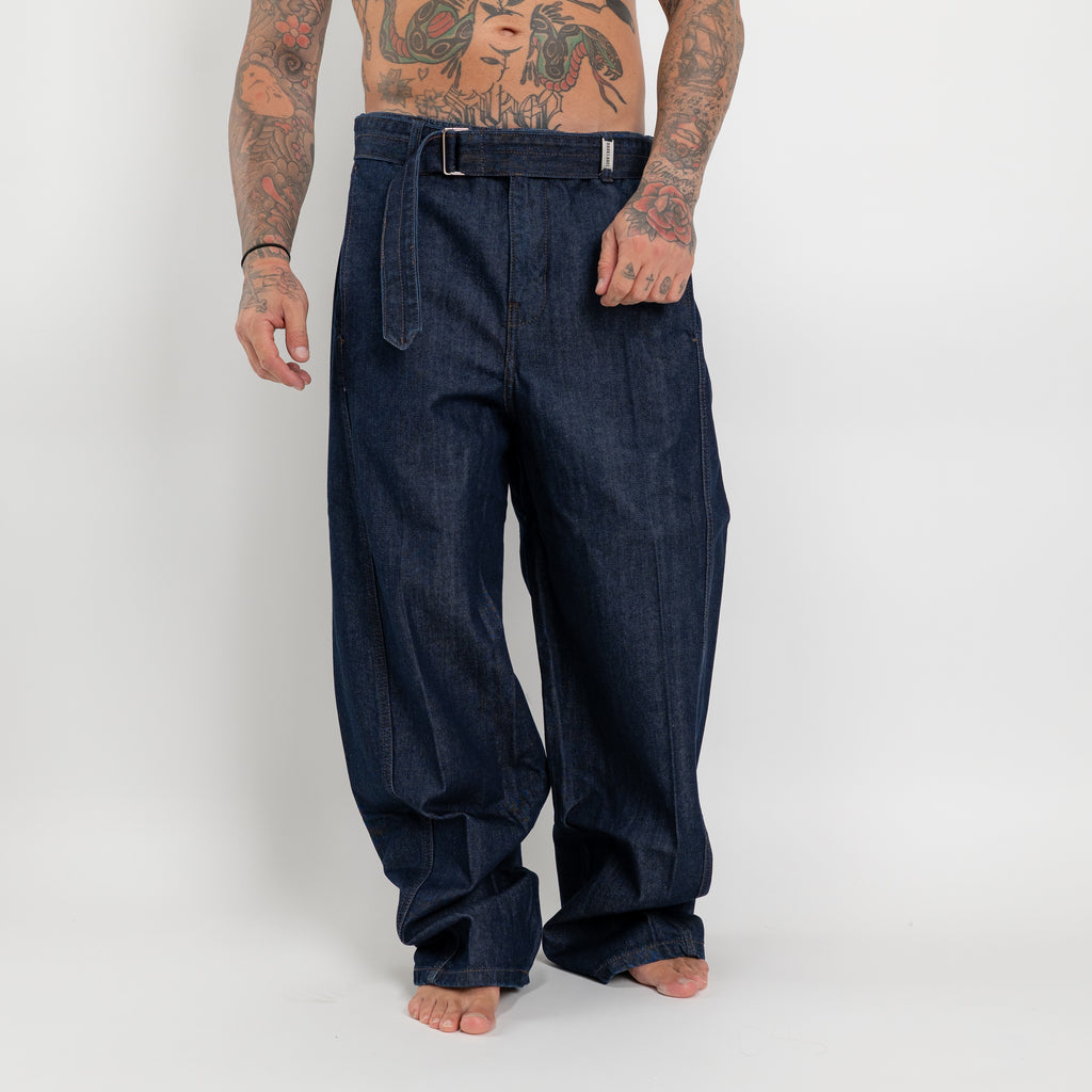 Jeans asimmetrico con cintura